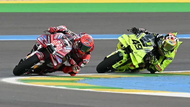 Marc Marquez berduel dengan Digia di Sprint Race MotoGP Brasil 2026