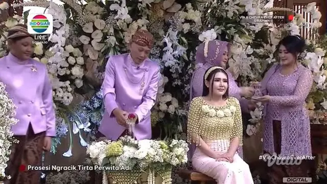 7 Potret Via Vallen dalam Prosesi Siraman Jelang Pernikahan yang Tampil Menawan