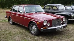 Volvo 164 Automatic --- Mobil yang lahir tahun 1972 ini memiliki konsumsi bahan bakar yang tidak terlalu baik. Mesin 3.000cc inline-six bertenaga 160 PS yang digunakannya hanya bisa memberikan kosumsi bahan bakar sebesar 5 km/l. (Source: flickriver.com)