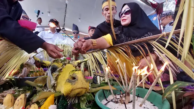 Larung sesaji petik laut mandar diikuti ratusan nelayanan  tradisional di wilayah Mandar Banyuwangi (Istimewa)