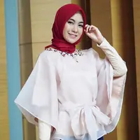 Bulan Ramadhan tahun 2016 silam menjadi momen yang sangat spesial untuk Anisa Rahma yang mulai mengenakan hijabnya. Sejak saat itu juga penampilannya menjadi sorotan publik karena gayanya yang modis dan sopan. (Instagram/anisarahma_12)