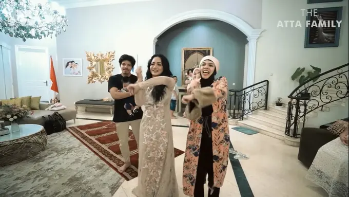 [Fimela] Krisdayanti dan Lenggogeni Faruk