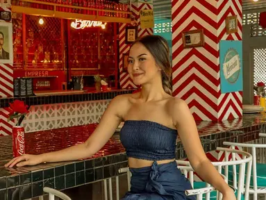 Gabriella Larasati merupakan artis pendatang baru Indonesia. Penampilannya di layar kaca pun baru di tahun 2017. Ia mengawali kariernya di layar kaca melalui sinetron Putri Titipan Tuhan sebagai Rona. (Liputan6.com/IG/@gabriellalarasati)