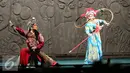 Cerita dalam opera China merupakan kisah-kisah heroik dan mengandung filosofi kehidupan, Beijing, Sabtu (22/8/2015). Di saat demam KPOP mendera, beberapa seniman China memilih bertahan dengan seni teater opera China (Liputan6.com/Isna Setyanova)