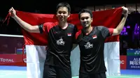 Ganda putra Indonesia Hendra Setiawan / Mohammad Ahsan meraih medali emas Kejuaraan Dunia Bulu Tangkis 2019 di Basel, Swiss, Minggu (25/8/2019). (foto: PBSI)