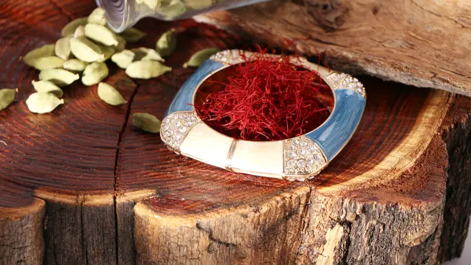 Rawat Kulit Wajah dan Rambut dengan Saffron Si Tanaman Termahal di Dunia