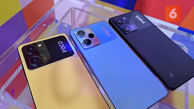 <p>POCO X5 Pro 5G hadir dengan tiga pilihan warna, yaitu Black, Blue, dan Yellow. (Liputan6.com/Dinda Charmelita Trias Maharani)</p>