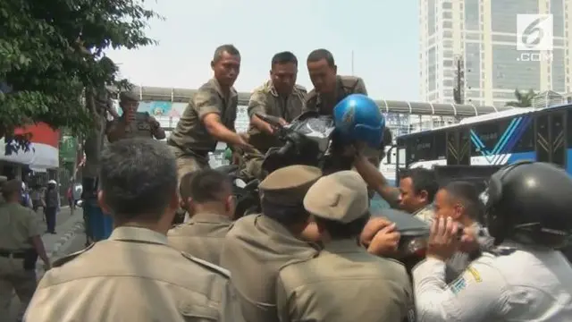 VIDEO: Razia Parkir Liar, Petugas Tangkap Juru Parkir Gadungan
