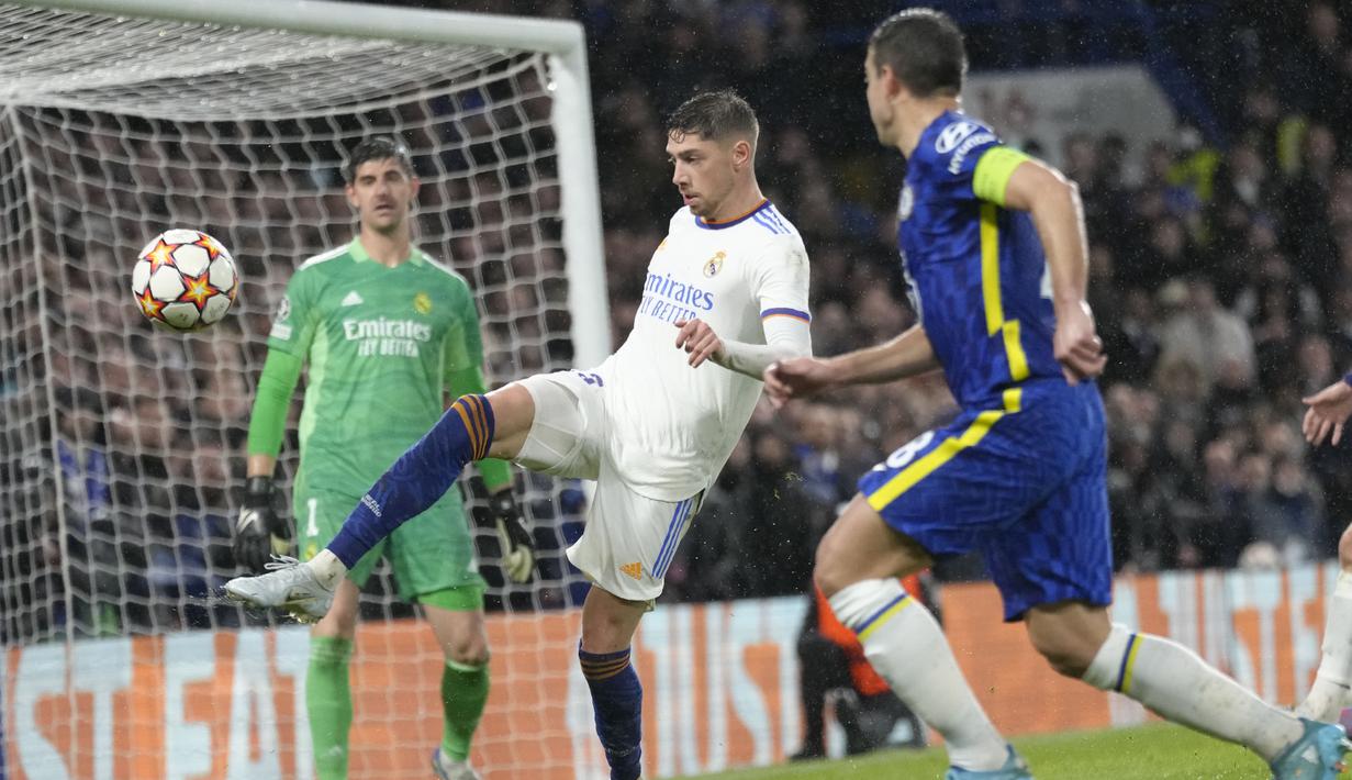 Berkat hasil ini, Real Madrid berada di atas angin untuk lolos ke semifinal. Namun, masih ada laga leg kedua yang bakal dimainkan di Santiago Bernabeu pada pekan depan. Chelsea masih bisa membuat kejutan. (AP/Kirsty Wigglesworth)