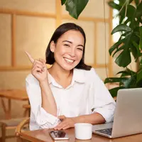 ilustrasi perempuan bekerja bahagia/Mix and Match Studio/Shutterstock