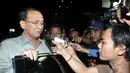  Ketua Umum PPP ini berusaha menjawab pertanyaan wartawan meski kelelahan terlihat diwajahnya Jakarta, Selasa (6/5/2014) (Liputan6.com/Johan Tallo)