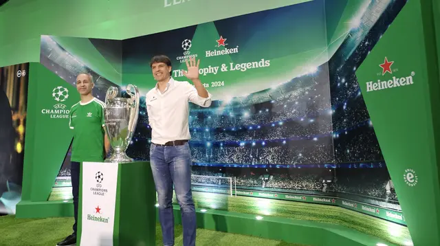 Fernando Morientes dan trofi Liga Champions di Jakarta (Liputan6.com/Thomas)