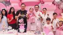 Acara ini juga dihadiri oleh AHY dan keluarga kecilnya; Annisa Pohan dan Amira, serta SBY dan Hatta Rajasa. Foto: Instagram.