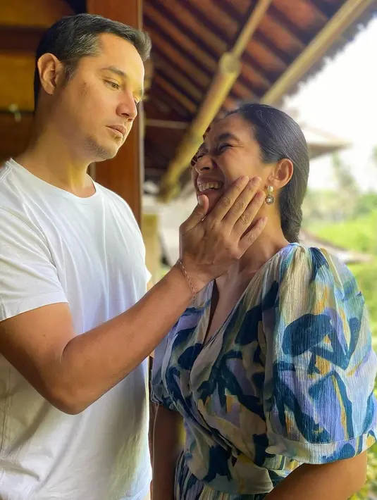Happy Salma dan Tjokorda Bagus Dwi Santana Kertayasa (Instagram/happysalma)
