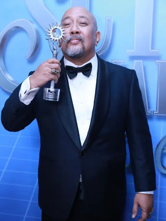 Berkarya dengan hati, selama perjalanannya berkarier Indro tidak pernah berpikir untuk mendapatkan sebuah penghargaan. Hal yang terpenting baginya adalah terus berkarier dan berprestasi. (Adrian Putra/Bintang.com)