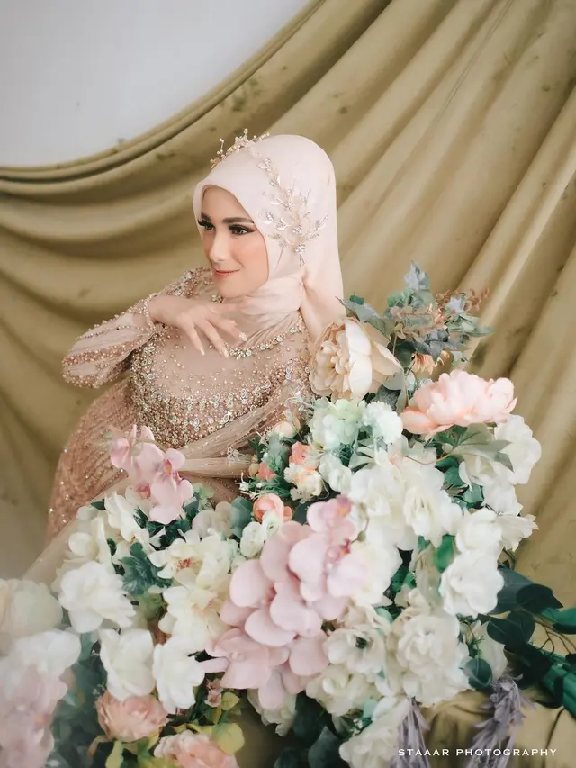 Disebut Bak Mulan Jameela, Ini 7 Pemotretan Terbaru Nadya Mustika Rahayu
