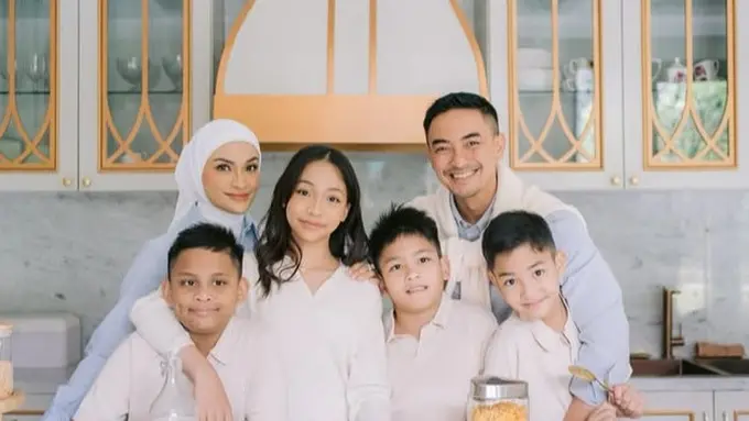 Foto Prewedding Zumi Zola dan Putri Zulhas