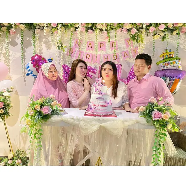 7 Potret Mella Rossa, Adik Via Vallen yang Parasnya Mirip Banget