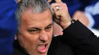 Jose Mourinho dipecat dari kursi manajer Chelsea pada Kamis (17/12/2015). (AFP/Glyn Kirk)