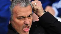 Jose Mourinho dipecat dari kursi manajer Chelsea pada Kamis (17/12/2015). (AFP/Glyn Kirk)