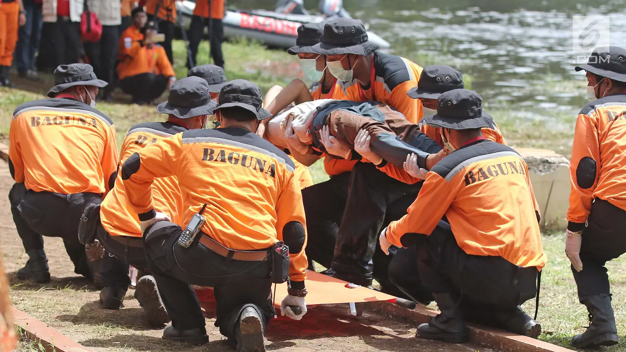 Antisipasi Bencana Banjir, Tim Gabungan Basarnas dan Baguna PDI-P Gelar Simulasi