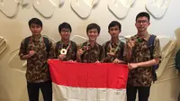 Kontingen Indonesia peraih medali dalam Olimpiade Fisika Internasional di Lisabon, Portugal Juli 2018 (sumber: KBRI Lisabon)