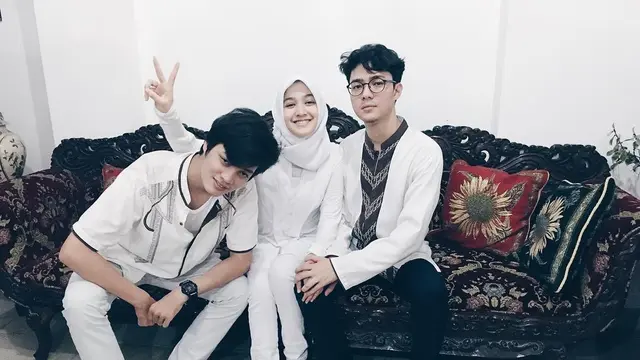 6 Potret Kompak Cut Syifa dan Kedua Kakaknya, Sibling Goals