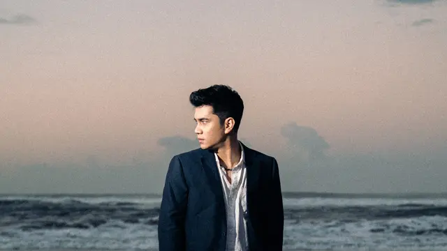 Difki Khalif Angkat Kisah Perjuangan Cinta dan Silent Treatment Lewat Single Terbaru Belum Selesai