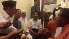 Menteri agama lukman hakim saifuddin selaku amirul hajj menegur seorang jamaah yang tengah merokok di lorong salah satu lantai di hotel.