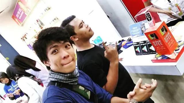 6 Potret Romeo Bamby Cardino, Driver Ojol yang Ngaku Anak Aktor Senior Piet Pagau