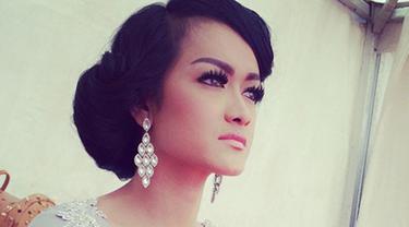 Julia Perez Absen Nonton Konser Katy Perry News Entertainment Fimela Com