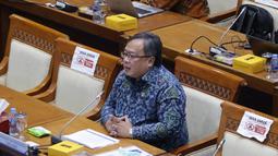 Menristek/Kepala BRIN, Bambang Brodjonegoro mengikuti rapat kerja dengan Komisi VII DPR di Kompleks Parlemen, Senayan, Jakarta, Selasa (30/3/2021). Rapat kerja tersebut membahas tentang progres kelembagaan BRIN sesuai amanat UU nomor 11 Tahun 2019 tentang Sisnas Iptek. (Liputan6.com/Angga Yuniar)