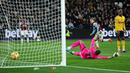 Pemain West Ham United, Jarrod Bowen mencetak gol kemenangan timnya ke gawang Wolves pada laga lanjutan Liga Inggris 2024/2025 di London Stadium, London, Inggris, Selasa (10/12/2024) WIB. (AFP/Adrian Dennis)