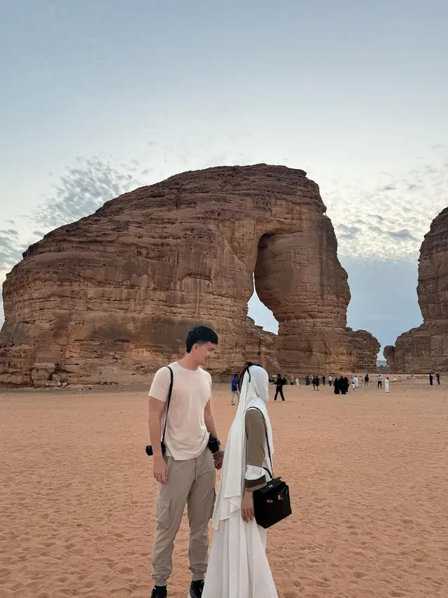 Potret Nikita Willy bersama Indra saat di Al Ula