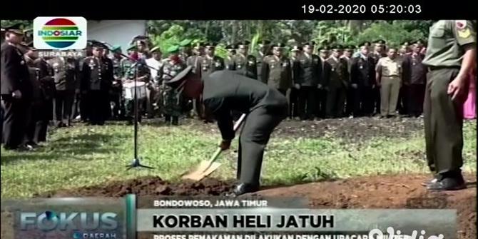 VIDEO: Korban Heli MI-17 Dimakamkan di Pemakaman Keluarga Bondowoso