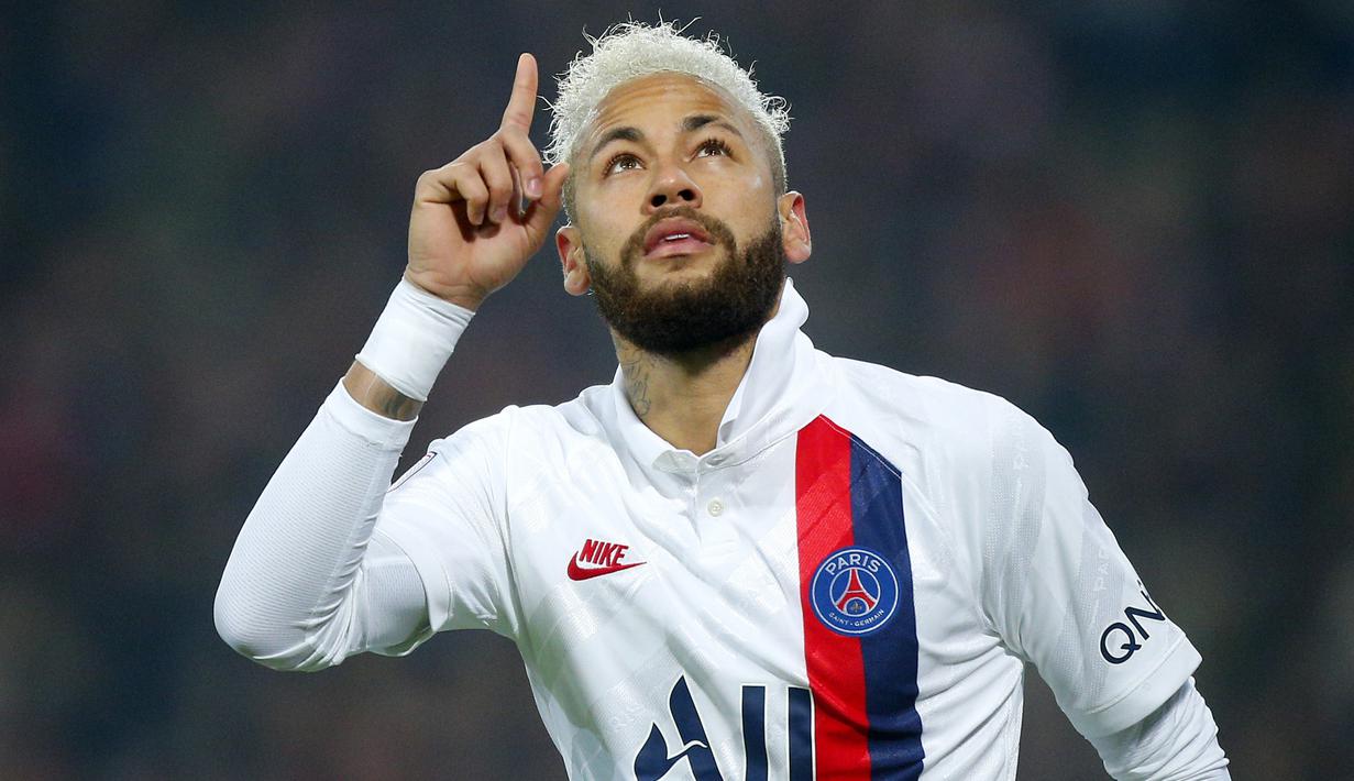 Neymar Jr - Kepindahan Neymar dari Barcelona ke PSG pada 2017 silam membuatnya menjadi pemain termahal di dunia. Sejak saat itu penghasilan Neymar meningkat drastis. Kini Neymar berpenghasilan 32 ribu dollar atau setara Rp 458 juta per menit. (AP/Michel Spingler)