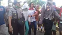 Setelah menetapkan ibu janin, Novi alias N (22) sebagai tersangka, polisi kini menetapkan Ayu, pemilik kos sebagai tersangka kasus aborsi di Larantuka, Kabupaten Flores Timur, NTT.