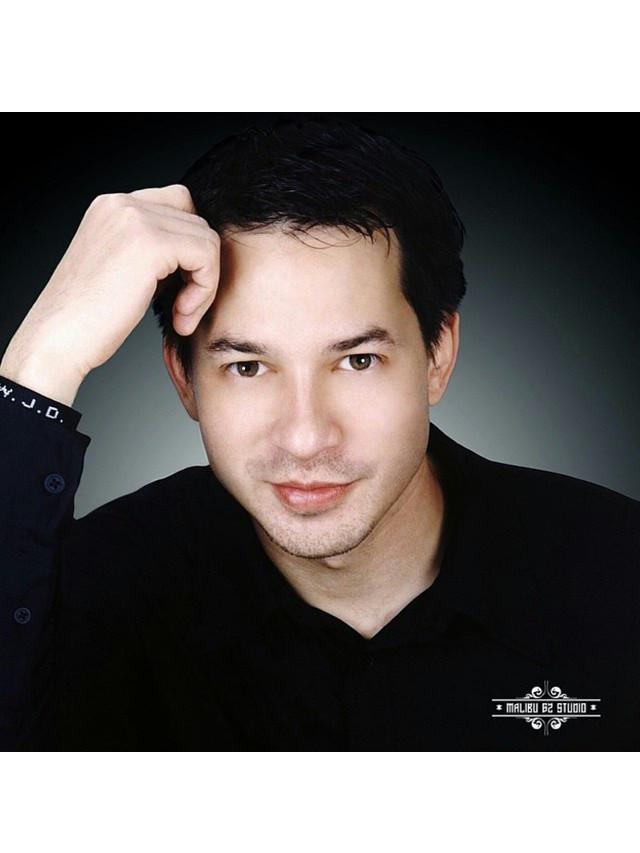 7 Potret Lawas Ini Buktikan Ari Wibowo Awet Gantengnya 