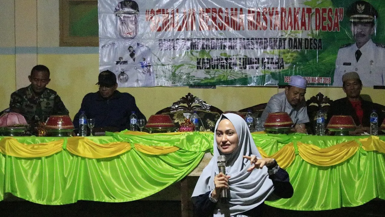 Program "Semalam di Desa Terpencil" Persembahan Bupati Cantik Kabupaten Lutra, Sulsel, Indah Putri Indriani (Liputan6.com/ Eka Hakim)