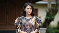 7 Desain Batik Tulis Klasik Lengan Puff yang Jadi Tren Mode Terkini, Tampil Anggun di Setiap Acara (Ilustrasi AI)