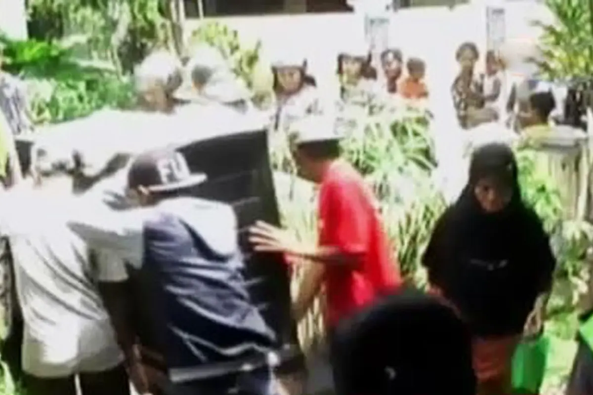 Eksekusi Rumah hingga Lezatnya Wisata di Rumah Durian