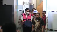 Harvey Moeis Suami Sandra Dewi jadi tersangka korupsi timah langsung digiring ke tahanan. (Liputan6.com/Nanda Perdana Putra)