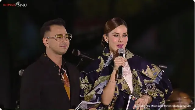 12 Potret Artis Hadiri Acara Istana Berbatik, Tampil Memukau di Catwalk