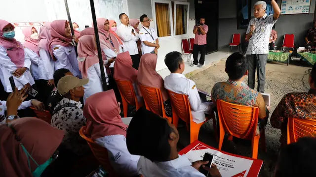 Gubernur Jawa Tengah Ganjar Pranowo saat menghadiri sejumlah bantuan sektoral untuk Pemerintah Kabupaten Banjarnegara