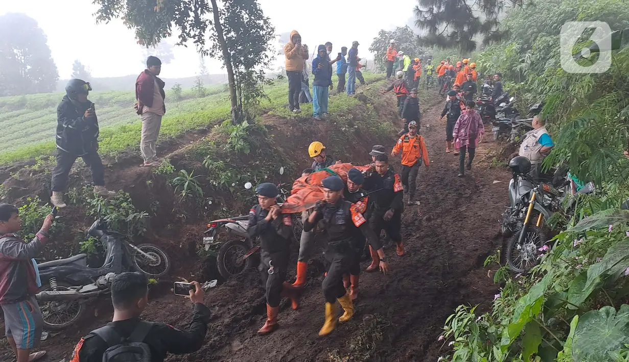 49 langsung turun pada hari yang sama ketika erupsi terjadi dan 26 lainnya terjebak di atas Gunung Marapi. (Liputan6.com/Novia Harlina)