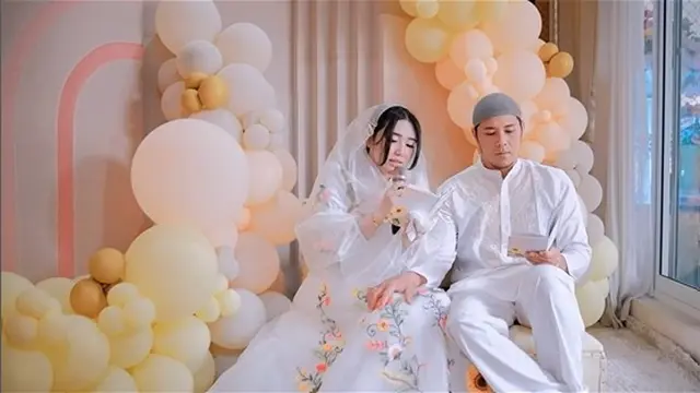 Via Vallen dan Cherva Yolanda gelar tasyakuran. [Foto: Instagram/viavallen]