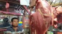 Harga daging sapi di Banyuwangi mulai naik. (Hermawan Arifianto/Liputan6.com)