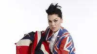 Jessie J tengah sibuk dengan promosi album terbarunya sehingga terpaksa pindah ke Amerika Serikat.
