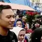 Agus Harimurti Yudhoyono menyambangi kelurahan Cengkareng Timur.