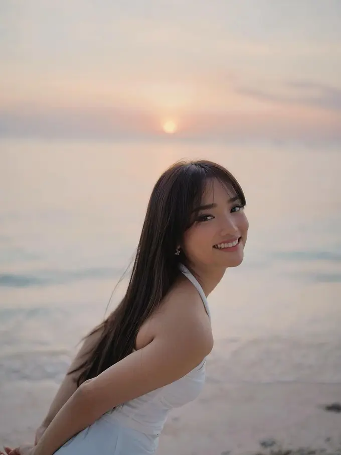 Fuji An di pantai (Instagram/fuji_an)